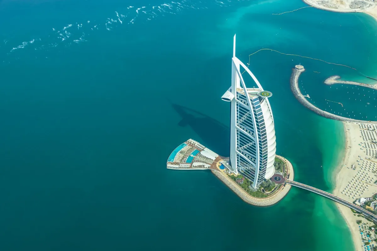 Presentazione del Burj Al Arab Hotel a Dubai; Simbolo del più lussuoso hotel del mondo