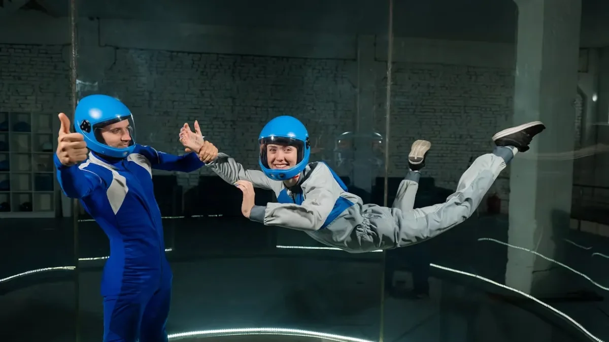 Come funziona il volo in una galleria del vento?