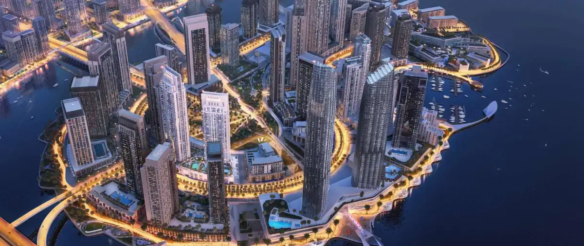 Gabi ng cruise sa Dubai; Hapunan, ilaw at musika sa tubig