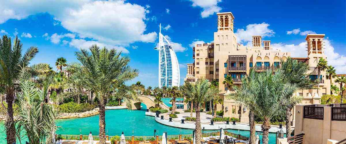 Attractions of Madinat Jumeirah; a luxurious combination of Arabic architecture and coastal tranquility