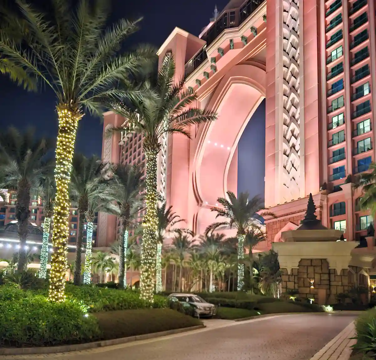 Foto scattata dall'esterno dell'hotel Atlantis